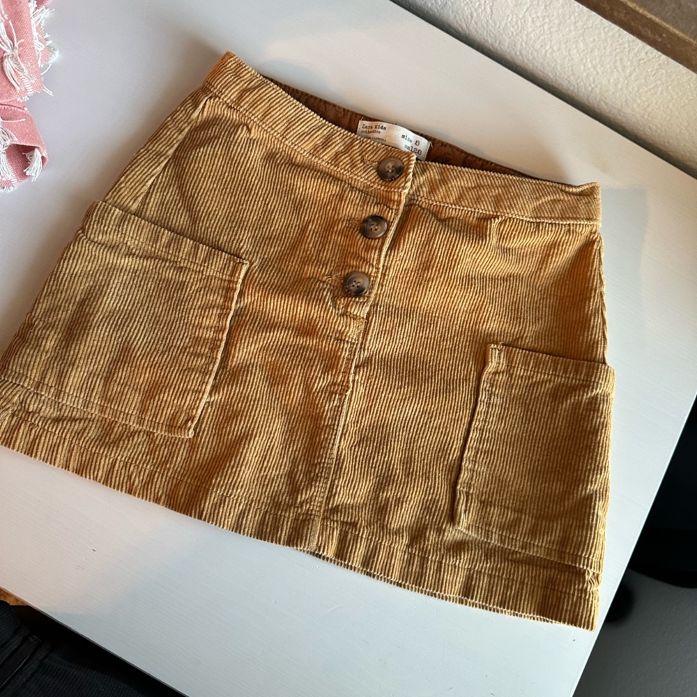 Zara girls size 8 mustard corduroy skirt